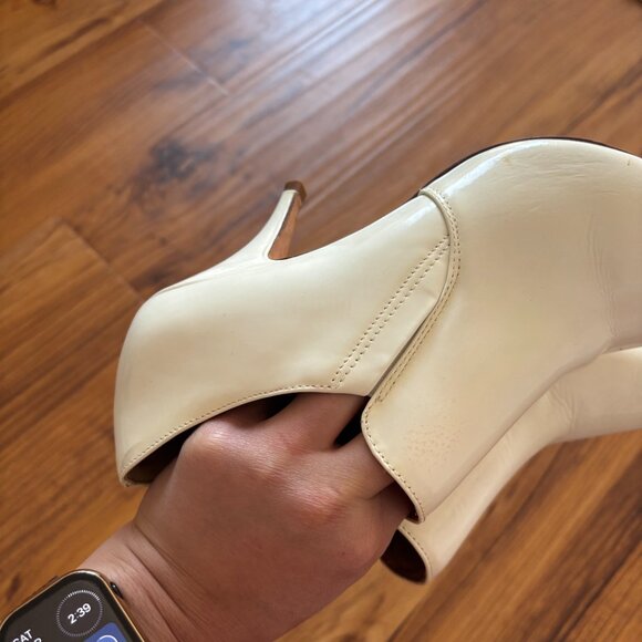 Tory Burch Vintage Leather Pointed Toe Heels - Picture 13 of 16